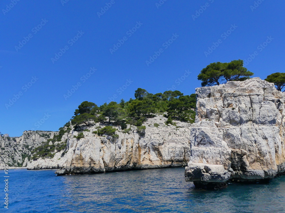 Les Calanques  depuis un bateau en Côte d'Azur