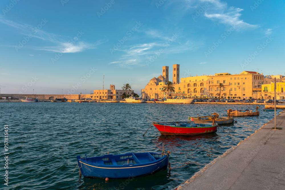 Molfetta, Duomo di San Corrado e porto