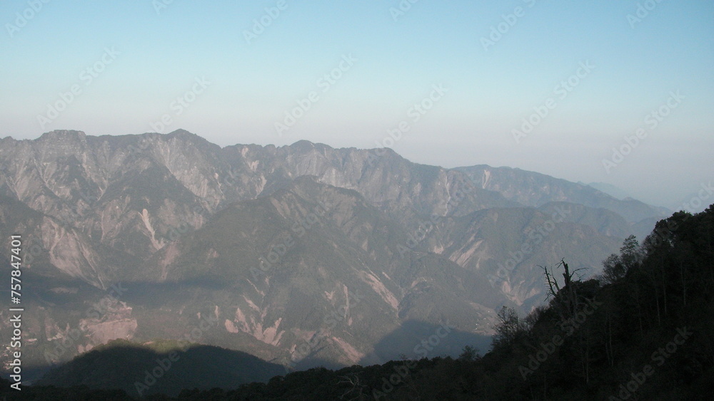 Obraz premium mountains in the fog
