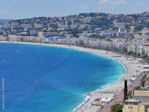 Fototapeta Naklejka Na Ścianę i Meble -  Plage de Nice depuis les hauteurs