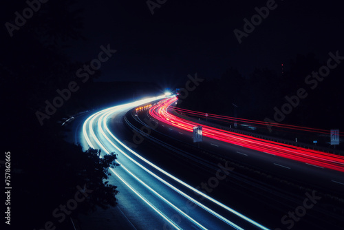 Langzeitbelichtung - Autobahn - Strasse - Traffic - Travel - Background - Line - Ecology - Highway - Long Exposure - Motorway - Night Traffic - Light Trails - High quality photo 