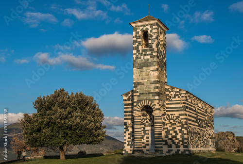 Merveille romane, l'église San Michele de Murato, Corse, France