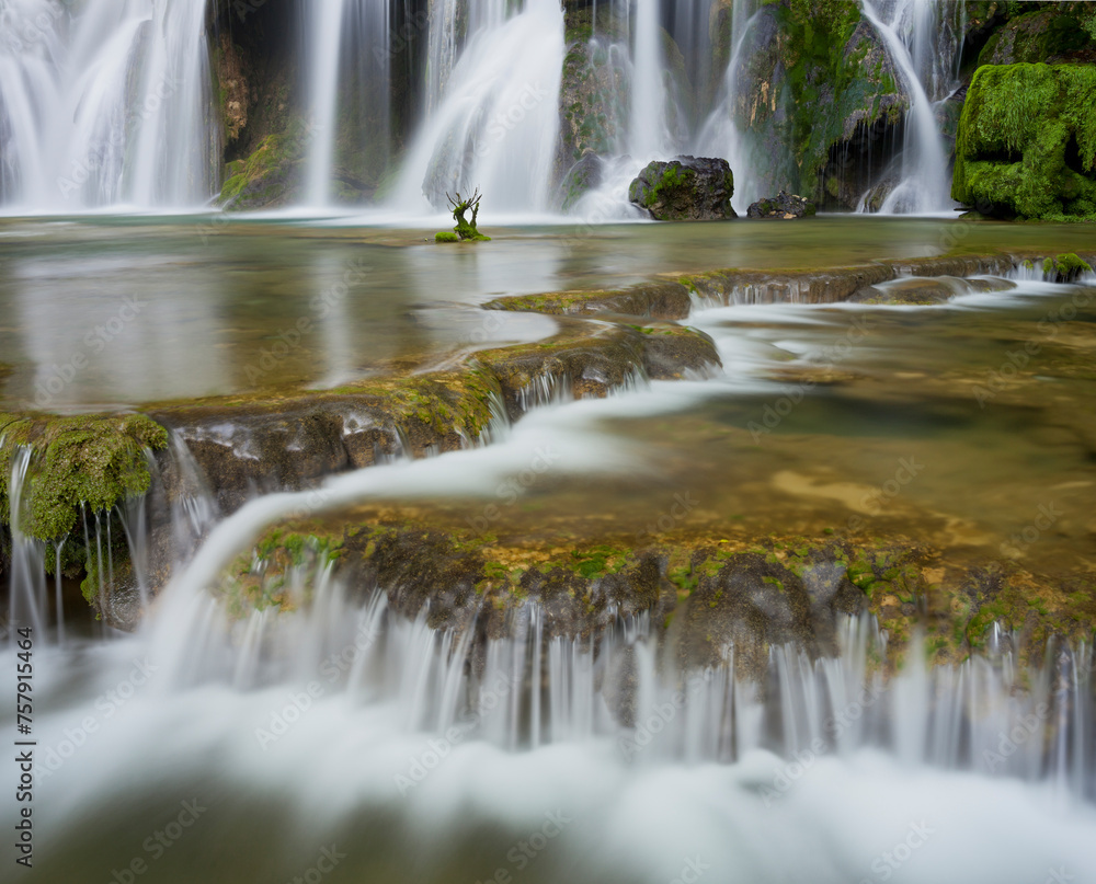 Cascades des Tufs, Arbois, Jura, Frankreich Cascades des Tufs, Arbois, Jura, Frankreich