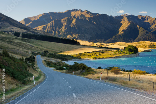 Makarora - Lake Hawea - Road, Lake Hawea, Otago, Südinsel, Neuseeland photo