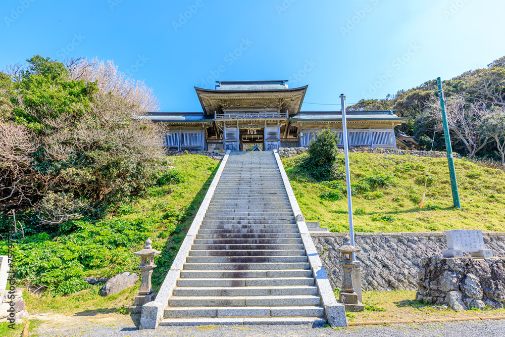 Fototapeta premium 初春の田島神社 佐賀県唐津市 Tajima Shrine in early spring. Saga Pref, Karatsu City.