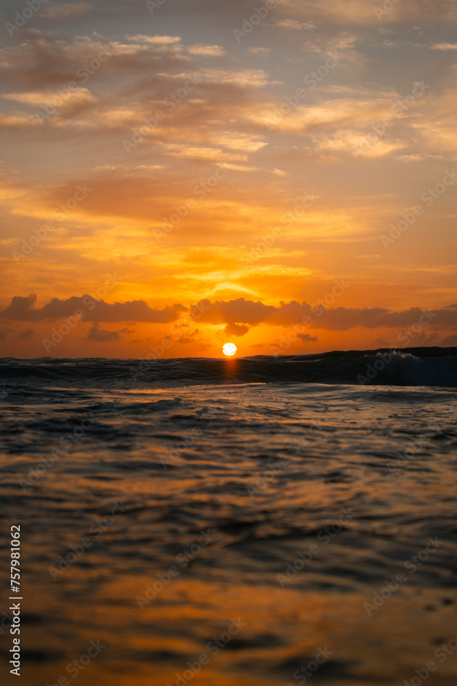 Fototapeta premium Beautiful sunrise view on the ocean horizon.
