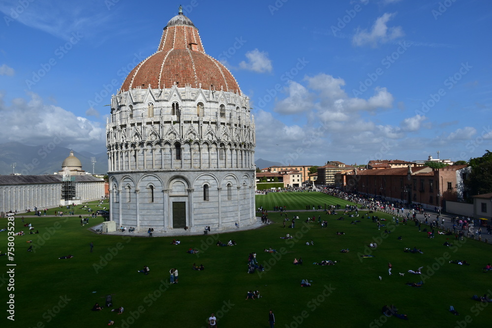 Battistero di san Giovanni, piazza dei miracoli Pisa. il più grande battistero del mondo. Italia