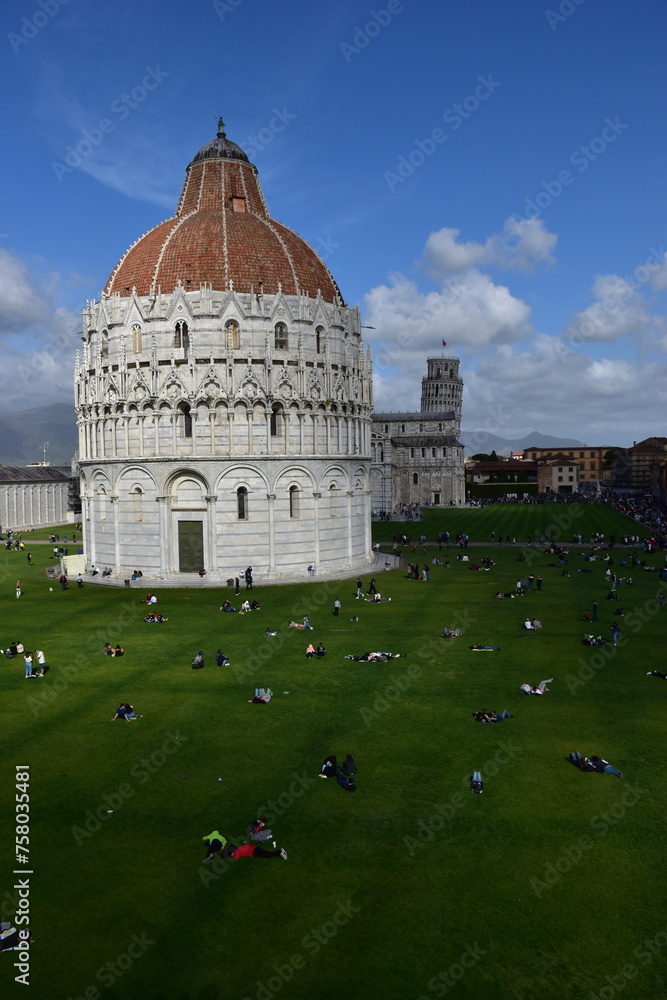 Battistero di san Giovanni, piazza dei miracoli Pisa. il più grande battistero del mondo. Italia
