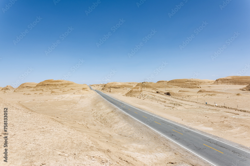 Qinghai Haixi Dachaidan original wind erosion landform