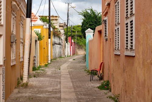 Fototapeta Naklejka Na Ścianę i Meble -  Walking around Petermaai, Caribbean island of Curacao 