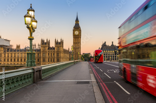 Photography Big Ben and red buses in London