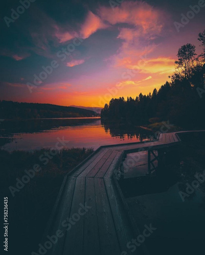 Wallpaper Mural Au bord de l'eau Torontodigital.ca