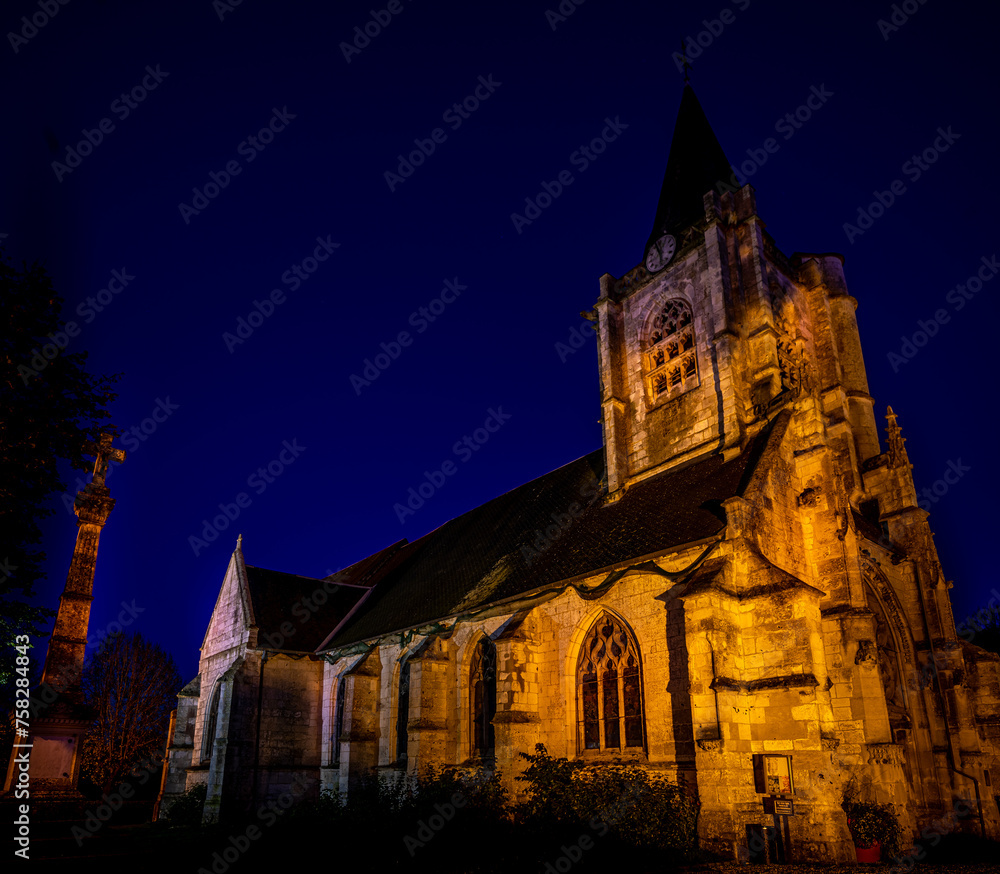 Une église a l'heure bleu