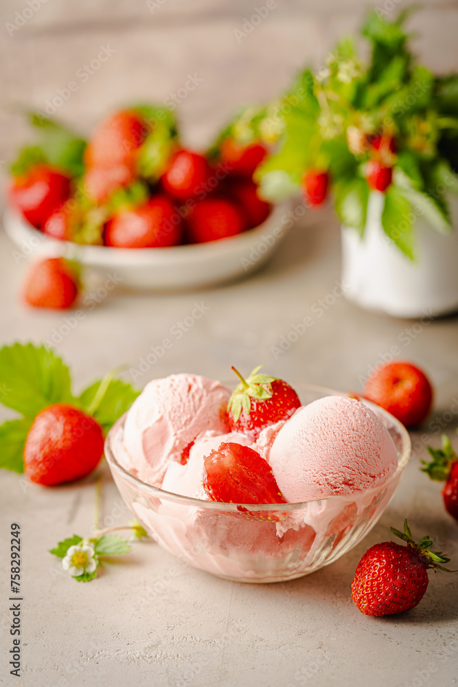 Strawberry ice cream Strawberry ice cream