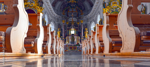 Innenansicht der Pfarrkirche Grän in der Gemeinde Grän in Tirol (Österreich)	 photo