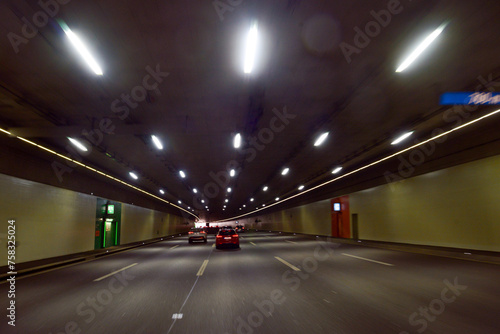 Der Gubristtunnel auf der A1 Richtung Zürich (Schweiz) photo