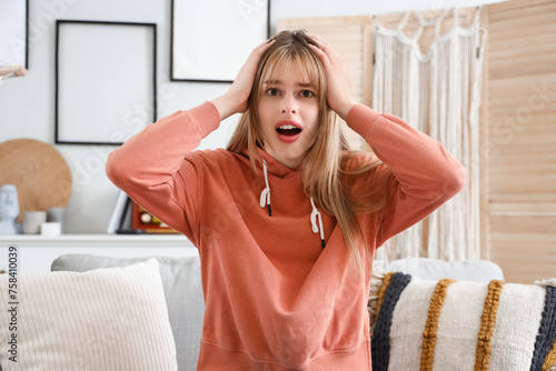 Shocked teenage girl video ...