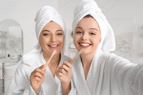 Young woman and her mother ...