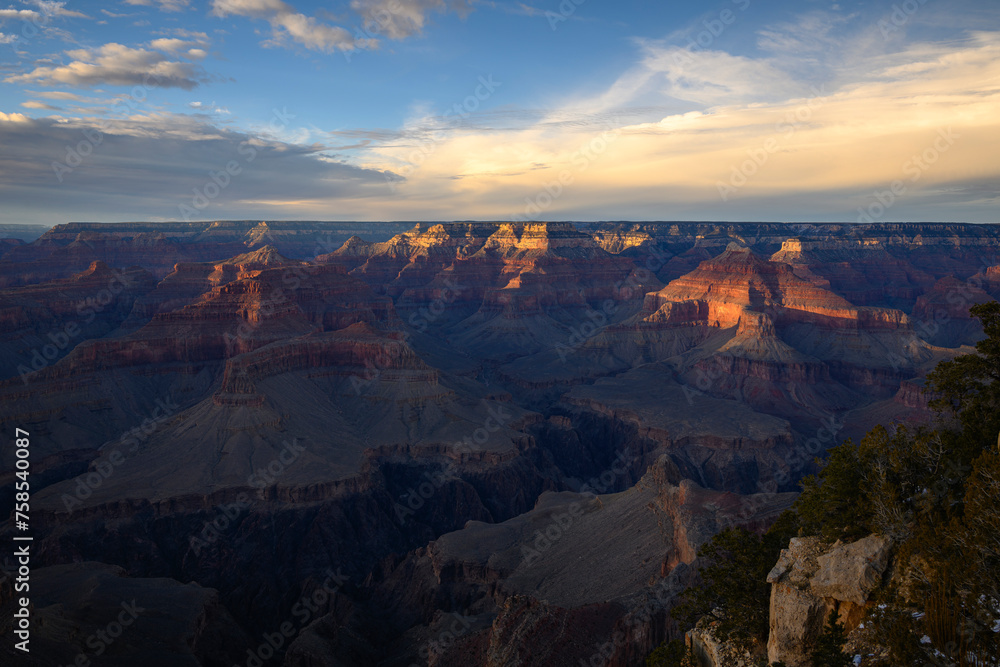 the sun fades at the Grand Canyon during sunset at Hopi Point on the south rim of the Grand Canyon in Arizona.