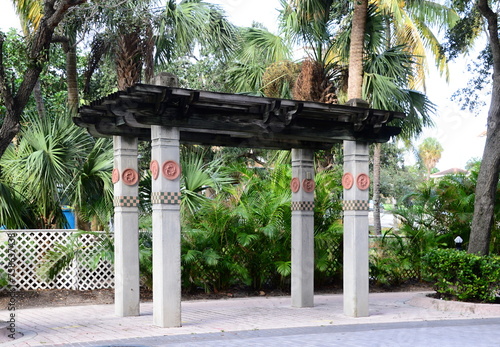Fototapeta Naklejka Na Ścianę i Meble -  Bus Stop in Downtown West Palm Beach, Florida