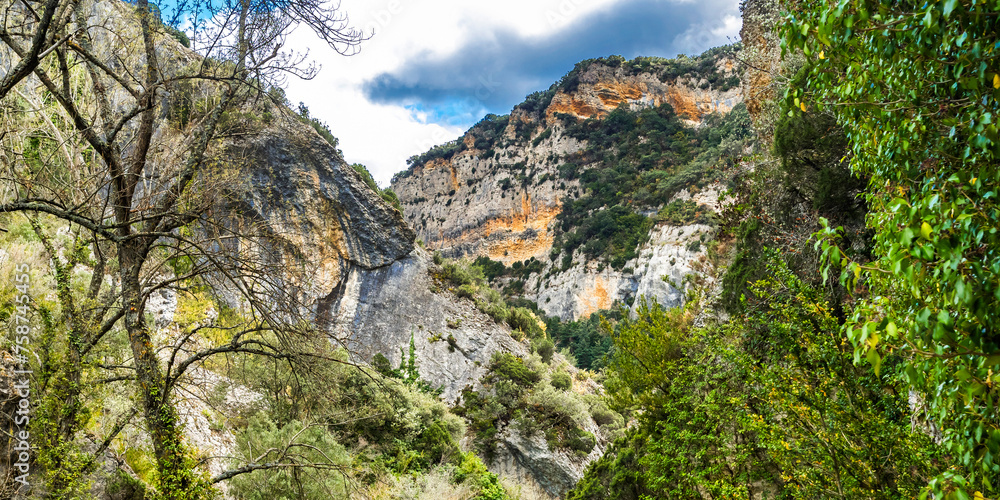 Desfiladero del Rio Purón Path, Montes Obarenes-San Zadornil Natural Park, Herrán, Las Merindades, Burgos, Castilla y León, Spain, Europe