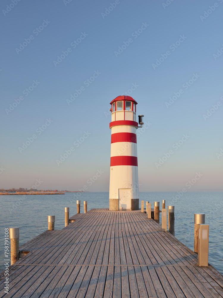 Leuchtturm in Podersdorf am See, Neusiedlersee, Burgenland, Österreich Leuchtturm in Podersdorf am See, Neusiedlersee, Burgenland, Österreich