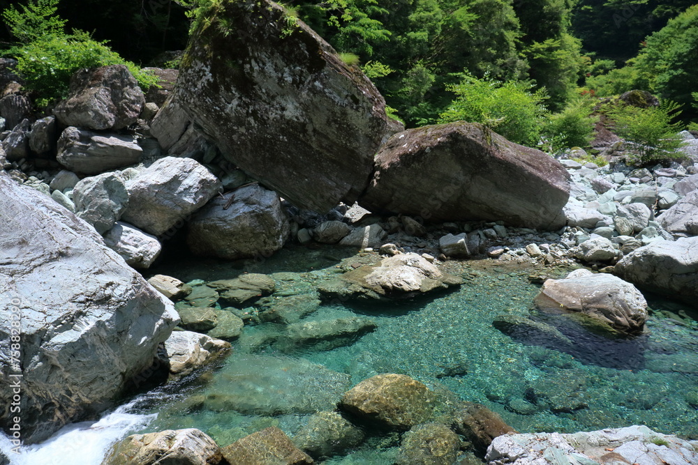 Φωτογραφία 安居渓谷の自然景観　夏　（高知県　仁淀川町）
