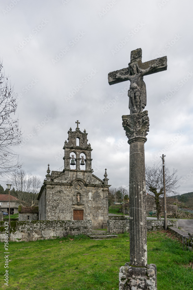 Iglesia de San Lourenzo de Almofrei, en Cerdedo-Cotobade (Galicia, España)
