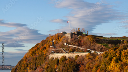 Quebec, historische Zitadelle oberhalb des Sankt Lorenz Stroms im Herbst
