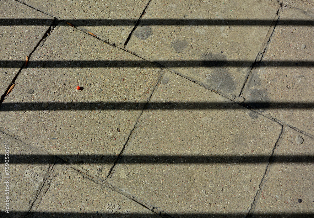 szare tło z czerwonym punktem, betonowe, szare płyty chodnikowe na miejskiej drodze ulicznej, gray paving stones, gray background, concrete paving slabs, Gray paving slabs in urban street road, - obrazy, fototapety, plakaty 