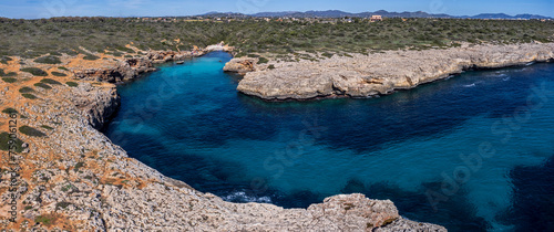 Fototapeta Naklejka Na Ścianę i Meble -  turquoise waters in Cala Petita, Porto Cristo, coast of Manacor, Majorca, Balearic Islands, Spain