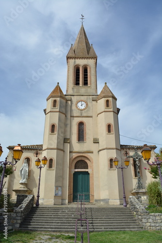église 💒 bâtiment
