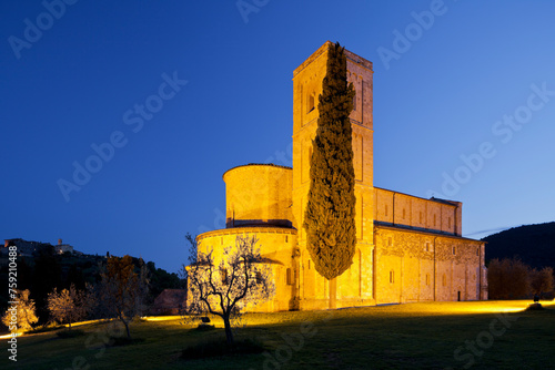 Принти на полотні Abtei Sant'Antimo, Castelnuovo dell'abate, Toskana, Italien