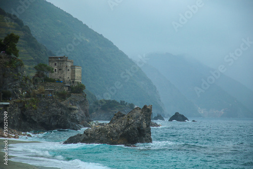 Wallpaper Mural castle on the hill Torontodigital.ca