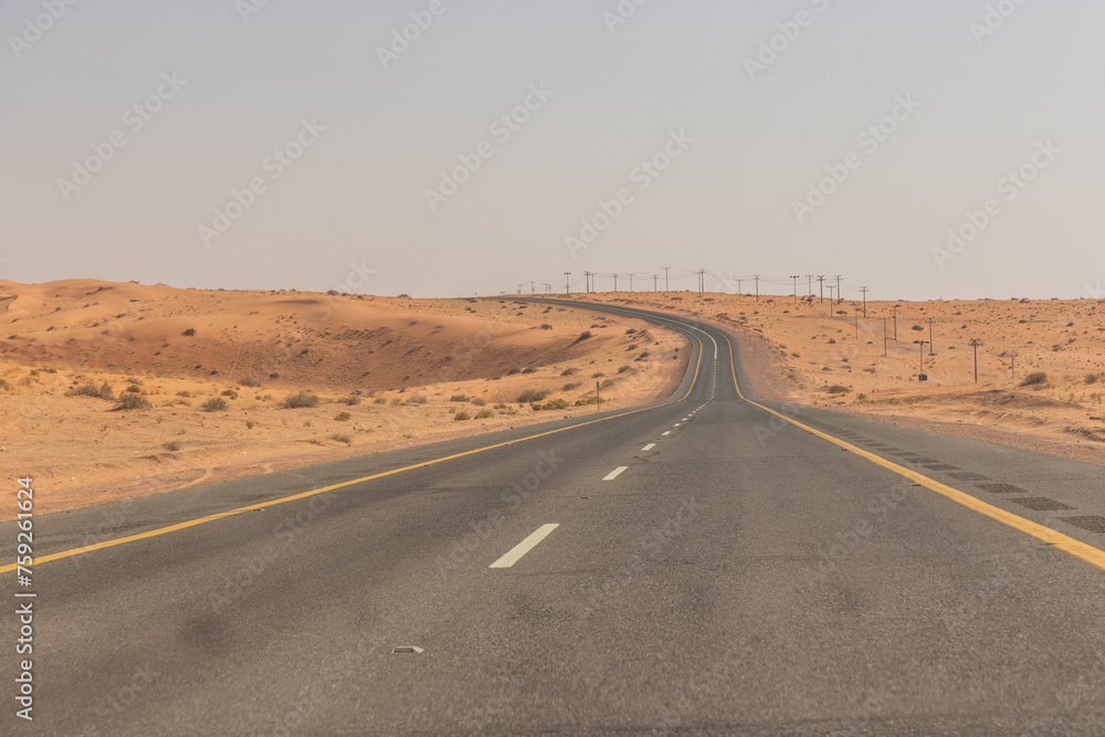 Desert highway near Ha'il, Saudi Arabia - obrazy, fototapety, plakaty 