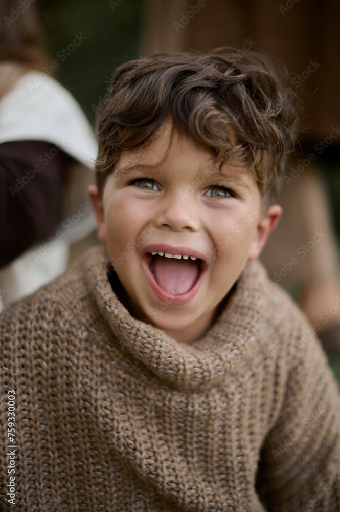 smiling boy
smiling boy