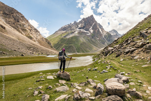 Gazing up the Chalong Nar on a trek from Zanskar to the Warwan Valley, Kashmir, India