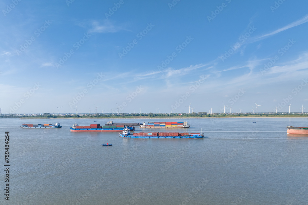 Fototapeta premium Yangtze river shipping landscape