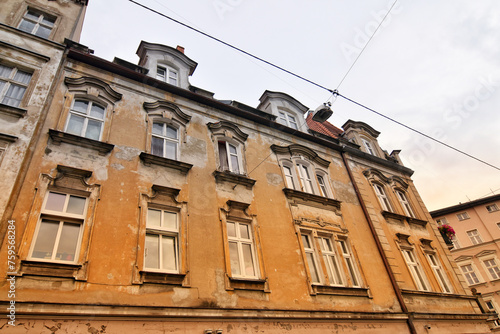 Apartment building in Poznan, Poland © Schneestarre