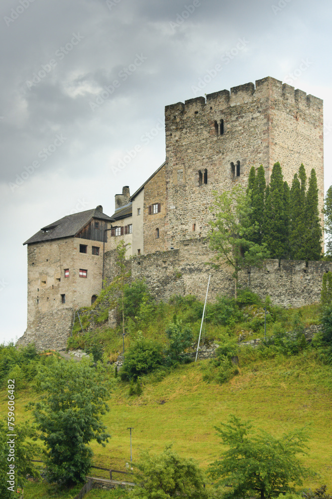 Laudegg Castle (German: Burg Laudegg). Ladis, Austria