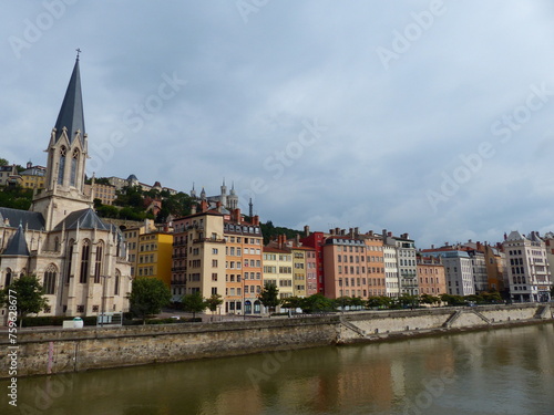 Façade de maisons colorées à Lyon