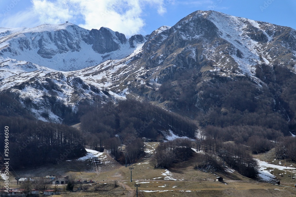 Campitello Matese - Colle del Caprio dalla strada di accesso