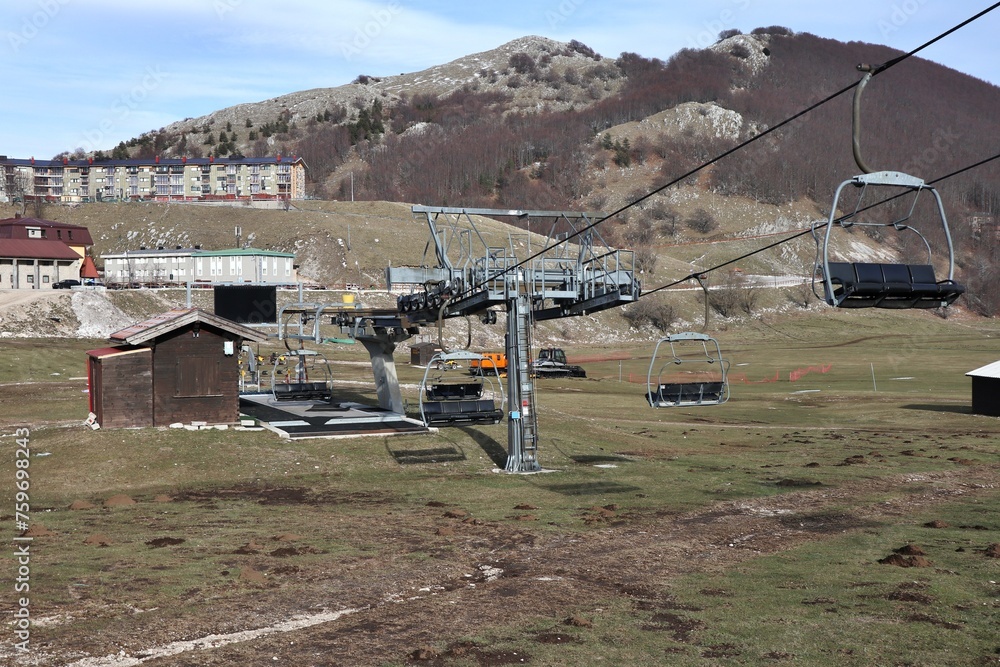 Campitello Matese - Scorcio della Seggiovia Lavarelle dalla piana