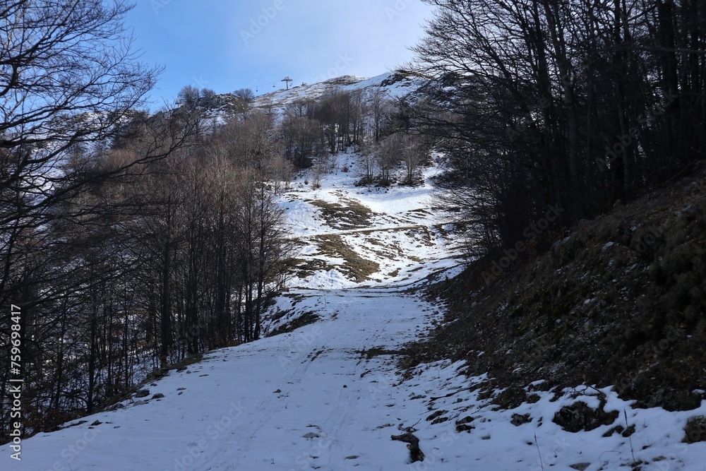 Campitello Matese - Scorcio di Colle del Monaco dalla pista Del Caprio