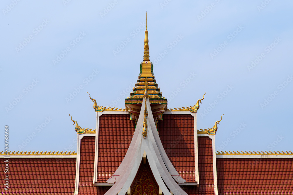 Fototapeta premium Exgterior of the Buddhist temple in Vientiane, Laos