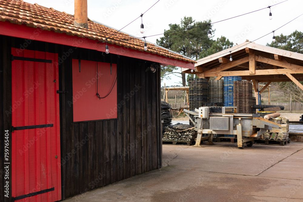 Une exploitation et cabane ostréiculteurs à Arcachon en France