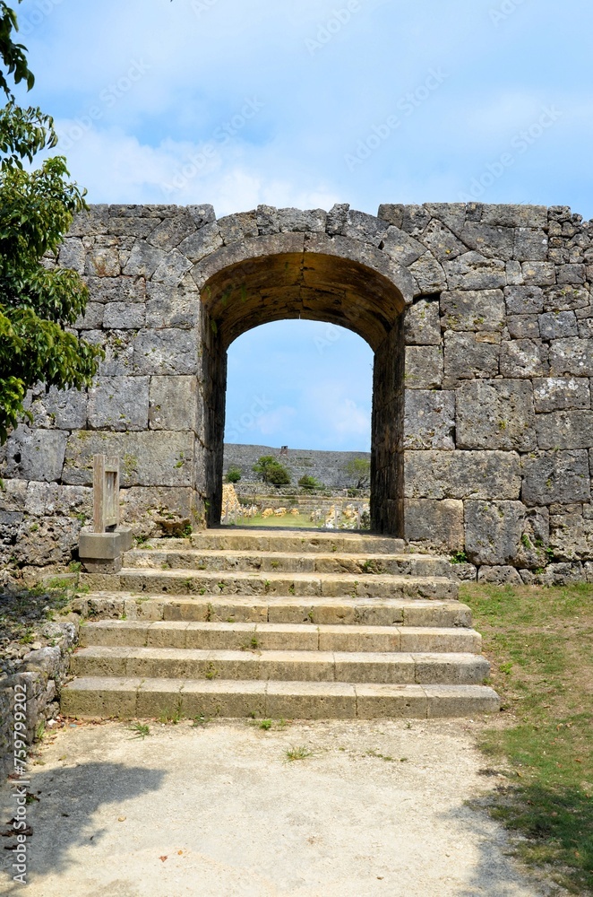 中城城跡 一の郭と南の郭を繋ぐ石門