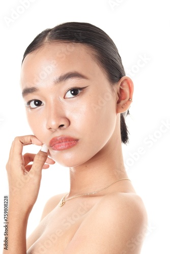 woman applying gloss