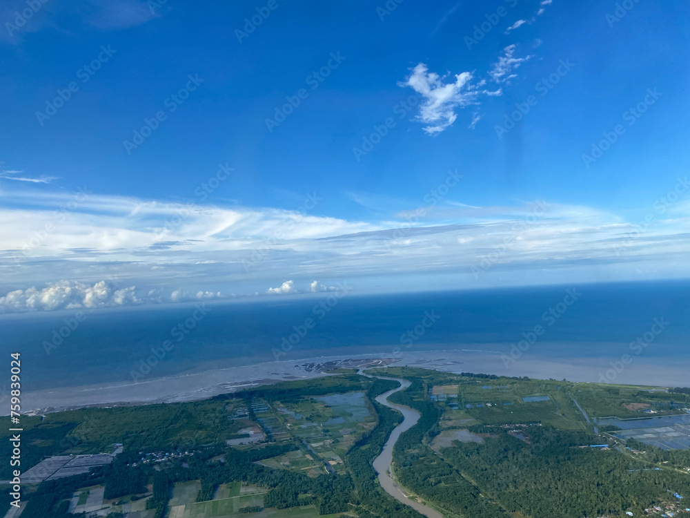 Horizon view taken from the airplane. Horizon view taken from the airplane.