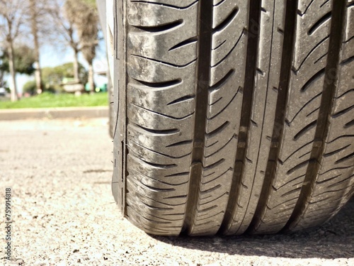 Canvastavla Neumático con profundidad de banda de rodadura en buen estado